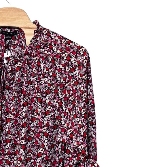 Sanctuary Flower Power Keyhole Tie Neck Top in Flower Bath Size‎ 2X Button Cuff - Picture 2 of 8